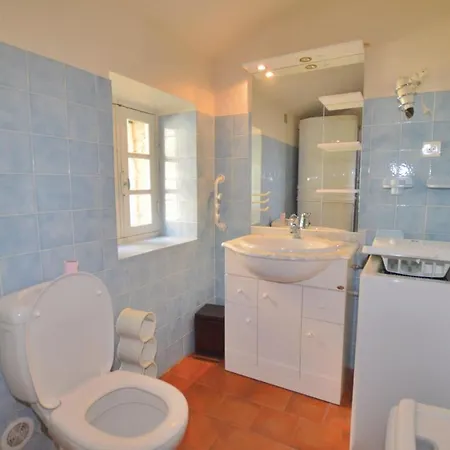 Appartamento Nice In W/ Wifi, 3 Bedrooms And Outdoor Swimming Pool *